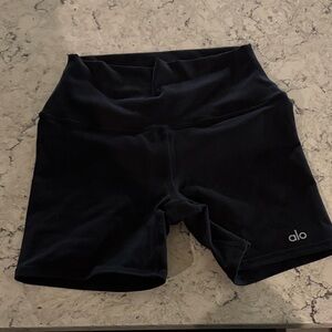 ALO Yoga Women's Black Bike Shorts